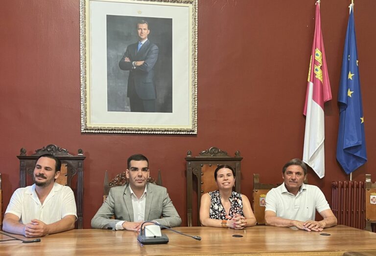 La ministra plenipontenciara de la embajada de Colombia visita Almagro