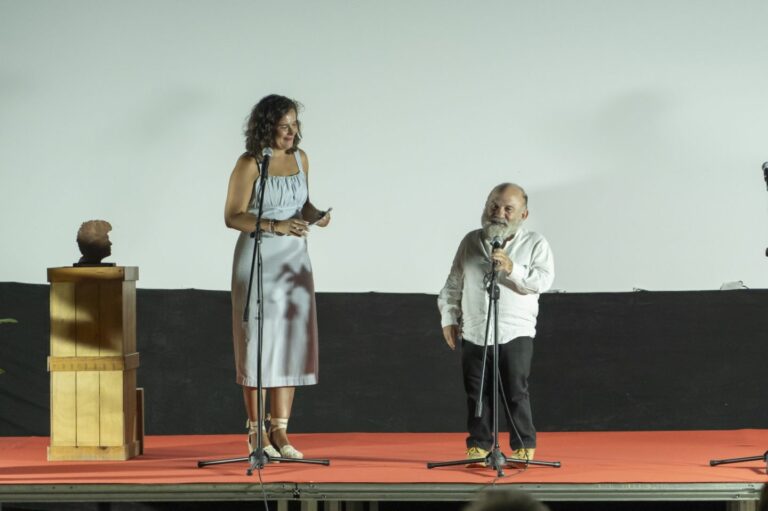 Emilio Gavira recibe un emotivo homenaje en el XI Festival Internacional de Cine de Calzada de Calatrava