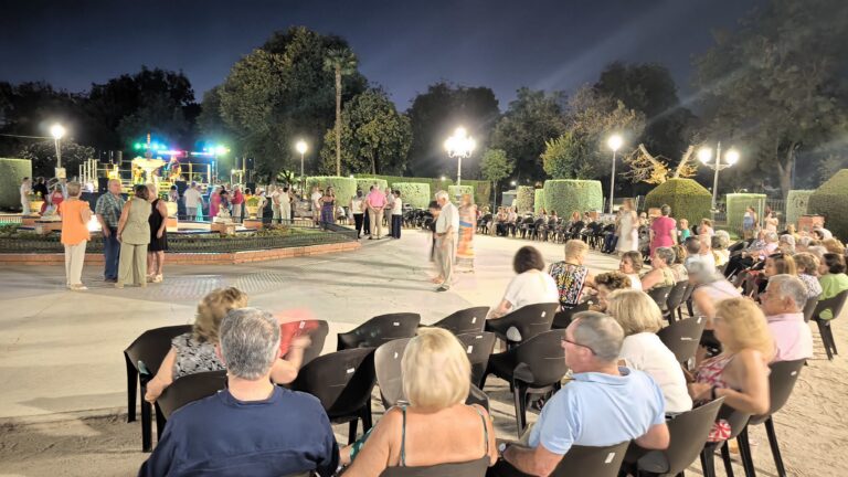 Ciudad Real: La Fuente Talaverana se abre a 4 días de baile y orquesta con más de 400 mayores cada día
