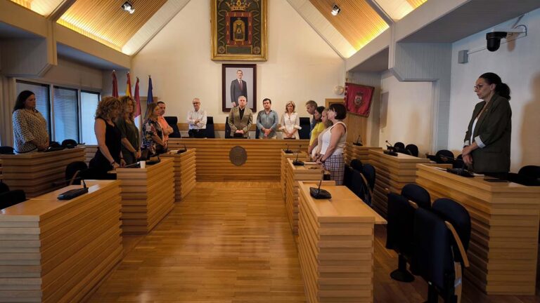 El Ayuntamiento de Ciudad Real guarda un minuto de silencio por el niño asesinado en Mocejón