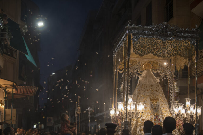 Miles de fieles acompañan a la Virgen del Prado en el centenario de la consagración