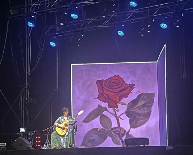 El escenario del Auditorio acogerá esta noche la comedia “El último que apague la luz” protagonizada por Emma Ozores y Rubén Torres