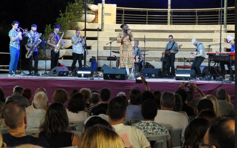 Fuerza, sentimiento y mucha energía en el concierto de Freedonia del Puerto Jazz & Blues Estival