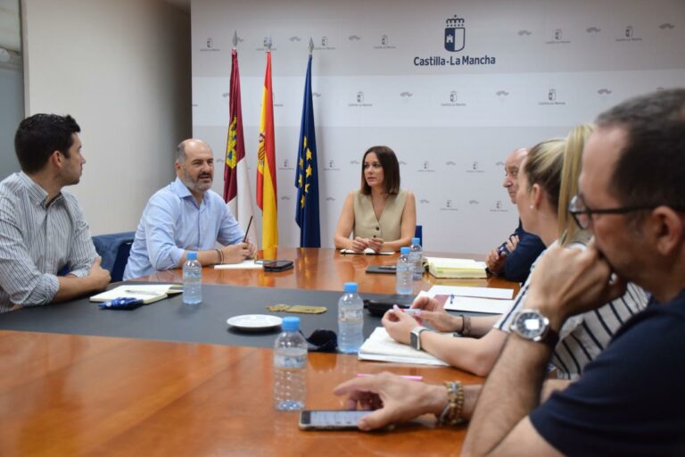 El Gobierno de Castilla-La Mancha reafirma su compromiso con la lucha contra el intrusismo en la actividad de los guías turísticos en la región