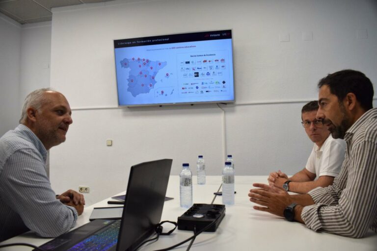 Castilla-La Mancha desarrollará en los dos próximos cursos el Plan de Innovación regional, que llegará a 478 centros y estará dotado de dos millones de euros