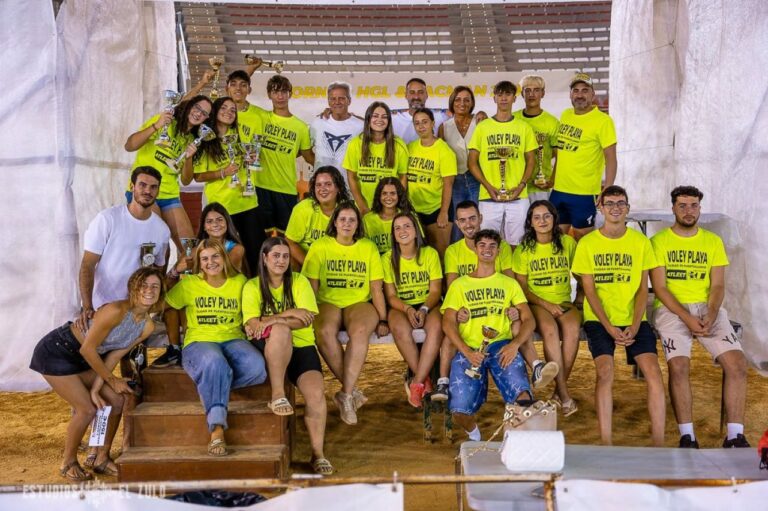 Más de un centenar de parejas vivieron la fiesta del Voley Playa en la plaza de toros de Puertollano