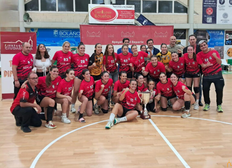 El Club Balonmano Pozuelo de Calatrava se alza con el título de campeón del Trofeo Diputación en la categoría Senior Femenino