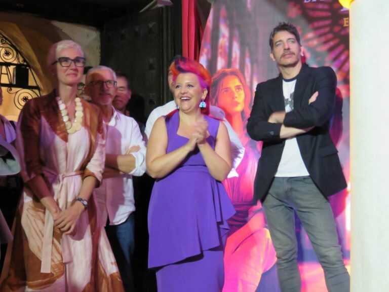 Presentación oficial del elenco de Los pilares de la tierra, el musical