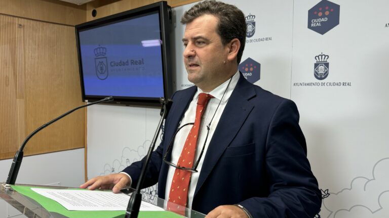 Chamorro subraya que el Ayuntamiento de Ciudad Real seguirá apostando por ampliar la plantilla de la Policía Local