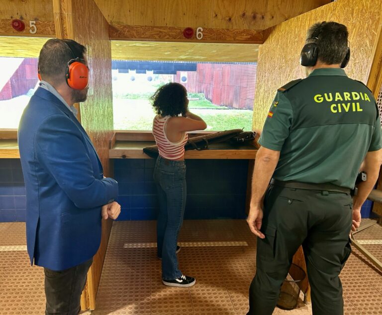 El subdelegado del Gobierno de España en Ciudad Real asiste a las pruebas de capacitación para licencias de armas