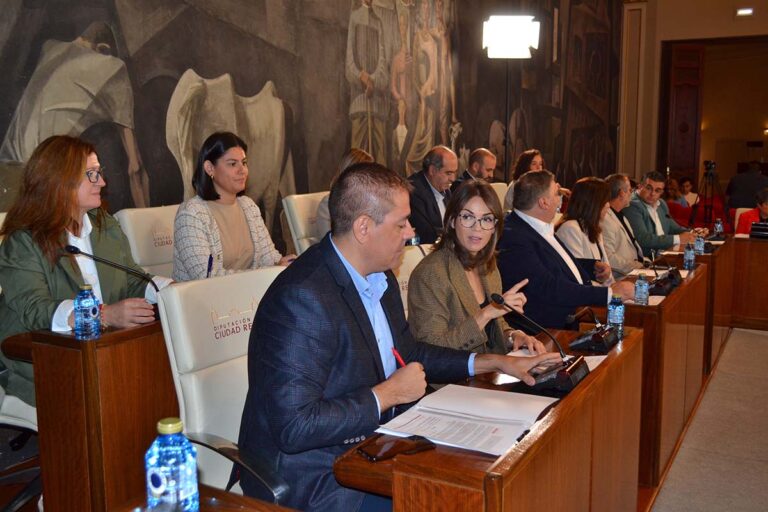 El Grupo Socialista en la Diputación solicita en pleno la eliminación inmediata de los copagos que «asfixian» a los municipios pequeños