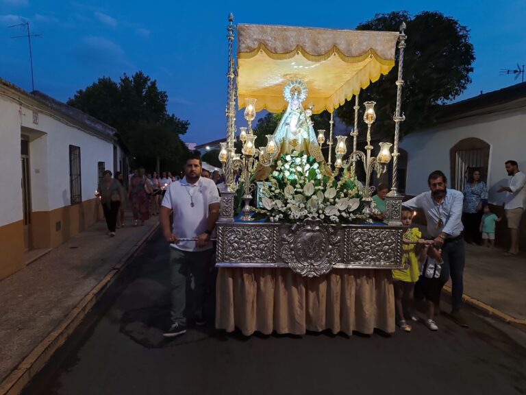 Finalizan las Fiestas en Las Casas con la procesión de la Virgen del Rosario