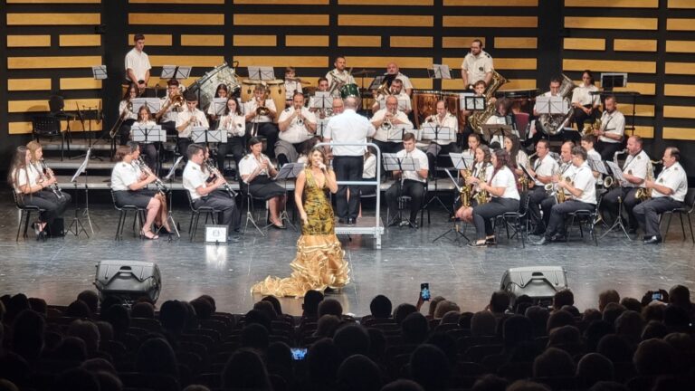 La Sinfónica de Puertollano y Rocío Durán llenan de coplas el Auditorio