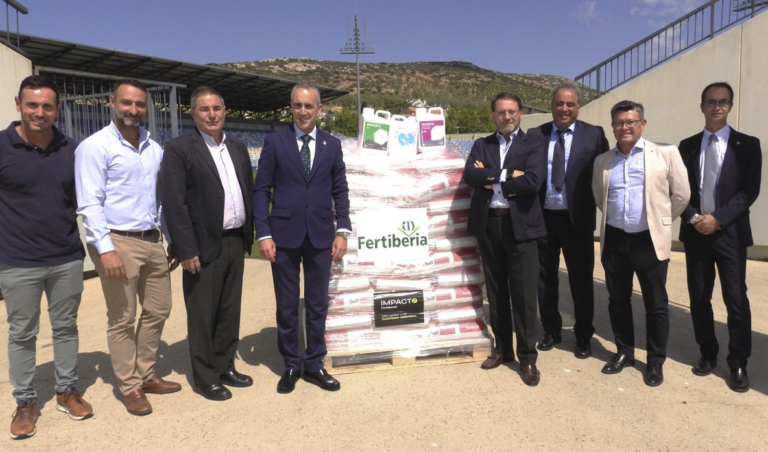 El Ayuntamiento de Puertollano y Fertiberia recuperarán el césped del Cerrú