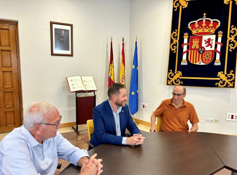 Vicente Rosado, jefe de Inspección de Telecomunicaciones, se jubila tras “49 años de servicio público”
