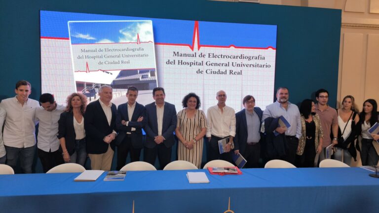 Cañizares ensalza la “extraordinaria vocación de servicio al ciudadano” de los sanitarios de Ciudad Real  