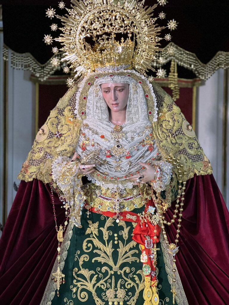 La Virgen del Refugio, de Guadix, lució saya de procesión de la Virgen del Consuelo de Ciudad Real