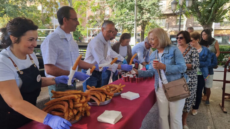 Puertollano arranca su día grande en honor de la Virgen de Gracia con una chocolatada solidaria