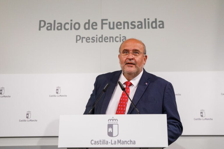 La Red de Centros de Castilla-La Mancha contará con más de 33.400 profesionales contratados en el curso 2024/25