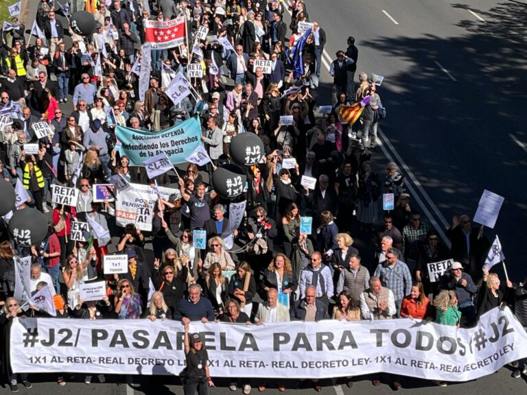 Miles de Mutualistas de #J2 toman Madrid por la Pasarela al RETA 1×1