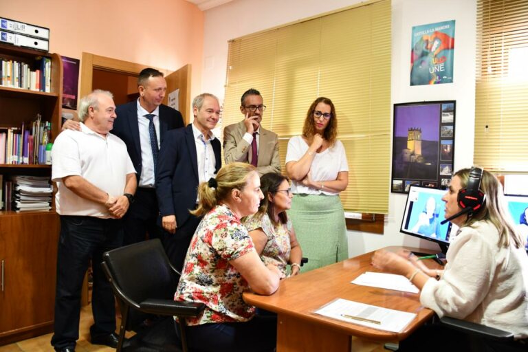 El Gobierno de Castilla-La Mancha implanta la atención por lengua de signos en todos sus centros de la mujer a través de un proyecto piloto