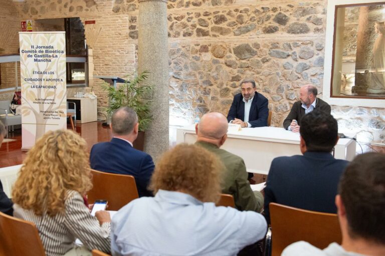 Un informe del Comité de Bioética de Castilla-La Mancha destaca la autonomía y representación de las personas con discapacidad en el ámbito asistencial