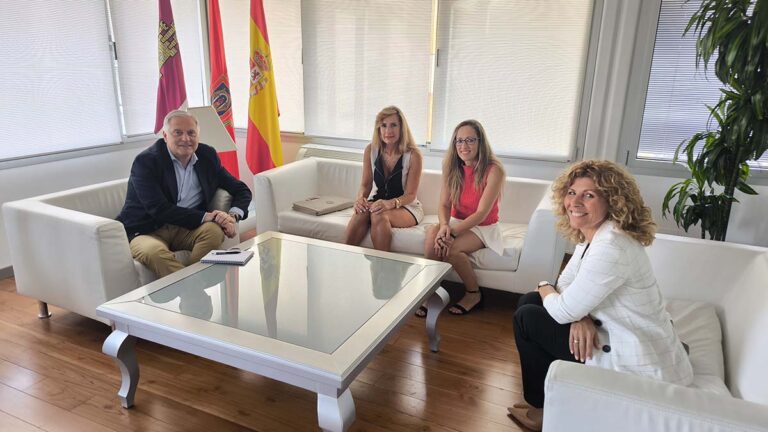Cañizares se reúne con Afexpan en apoyo a la promoción del ‘Pan de Cruz’