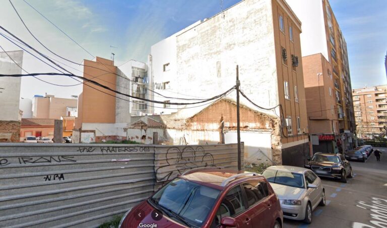 A subasta un solar en pleno centro de Puertollano para satisfacer la deuda de más de un millón de euros de una constructora