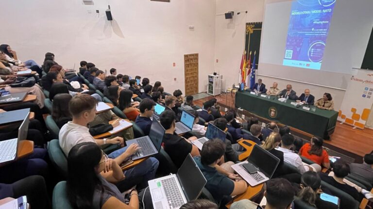Estudiantes de la UCLM participan en un ejercicio de simulación para conocer el funcionamiento de la OTAN