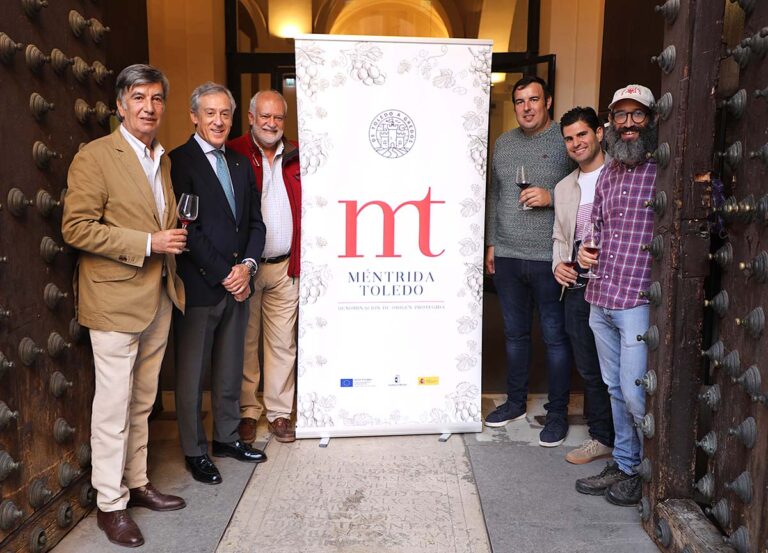 Eurocaja Rural respalda a la D.O. Méntrida en una jornada protagonizada por el prestigioso catador de vino Santi Rivas