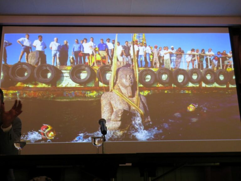 Conferencia Bajo del mar. La exploración subacuática de Alejandría, por Ángel Carlos Aguayo Pérez, Licenciado en Historia del Arte y Máster en Arqueología por la Universidad Complutense de Madrid