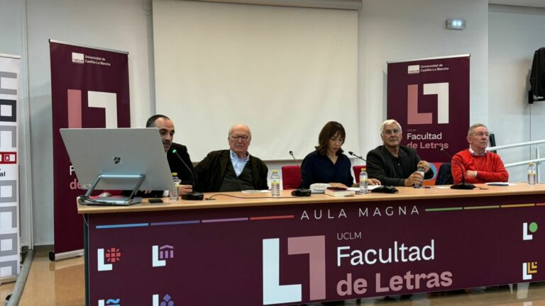 Nicolás Sartorius defiende en Ciudad Real la obligación de rearmar la democracia frente a los cambios tecnológicos Nicolás Sartorius defiende en Ciudad Real la obligación de rearmar la democracia frente a los cambios tecnológicos
