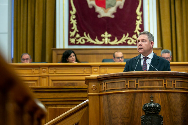Page recuerda que el aeropuerto de Ciudad Real no cumple los requisitos para acoger inmigrantes y que ese fin contraviene el Plan de Singular Interés