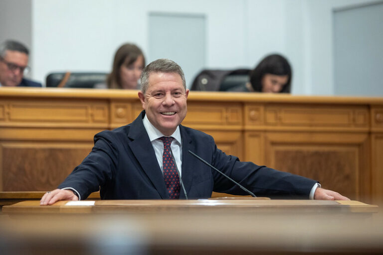García-Page anuncia una oferta de empleo público «histórica» en Sanidad de 5.200 plazas