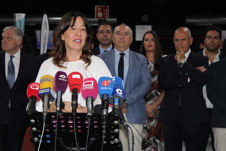 El Gobierno de regional destina 35 millones a la modernización de los vehículos de transporte de personas o mercancías y trabaja en el desarrollo de áreas de descanso seguras