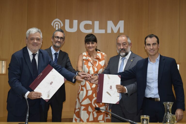 La Universidad regional, junto a las empresas Grupo Oesía y Cojali, presentan en Albacete la Cátedra Perte-Chip UCLM