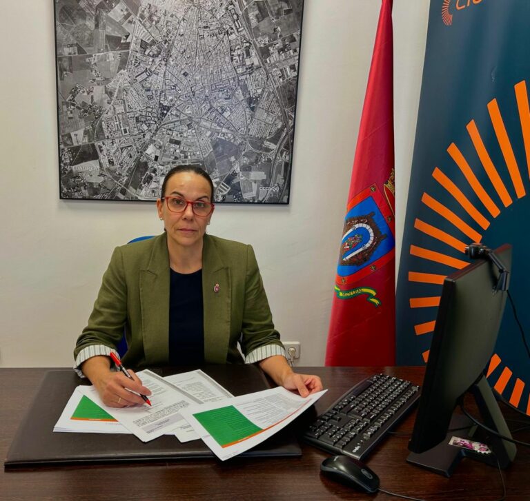 Masías sobre el centro de acogida de migrantes en el aeropuerto: “todo es un despropósito, un horror y un error gravísimo”