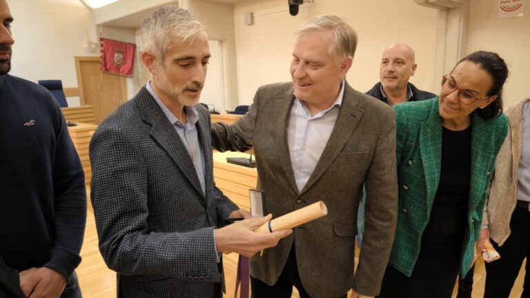 La corporación recibe oficialmente a Rafael Noguera como campeón del Mundo