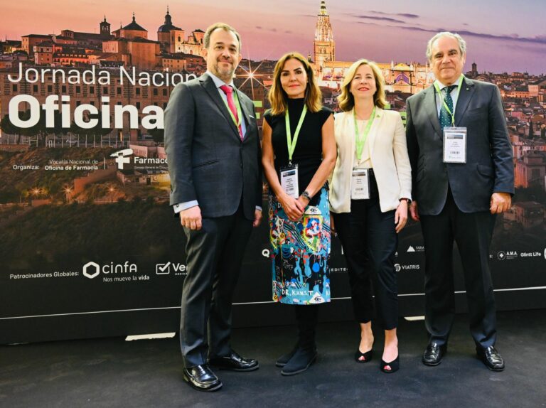 Aguilar: “Es el momento de que las autonomías apuesten por la farmacia y por la extensión de los servicios farmacéuticos”