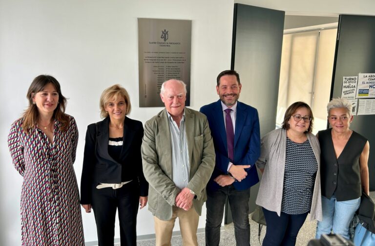 El subdelegado del Gobierno de España en Ciudad Real destaca la urgencia de proteger a los menores en internet
