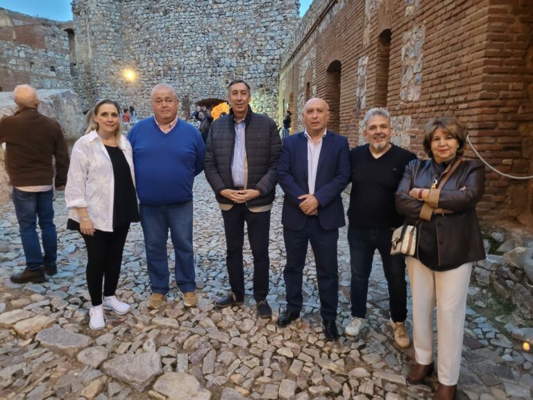 El Gobierno regional respalda la ‘Noche de las Velas’ en el imponente castillo de Calatrava La Nueva