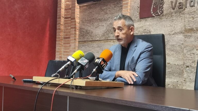 Martín estudia bajar el IBI para compensar la tasa de basura obligatoria marcada por Europa