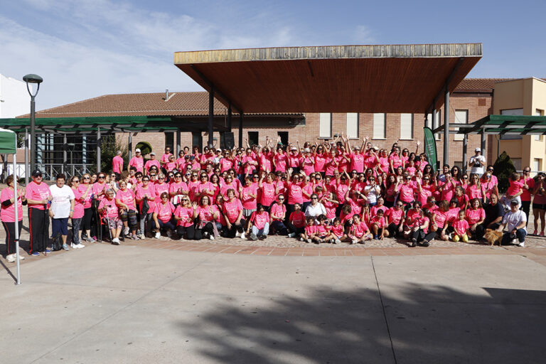 Más de 500 personas respaldaron la VI Marcha Contra el Cáncer en Almodóvar del Campo