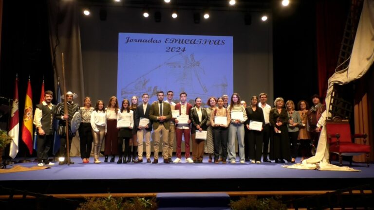 Finalizan las Jornadas de Educación con los Premios a la Excelencia Educativa y el reconocimiento a los docentes jubilados en Campo de Criptana