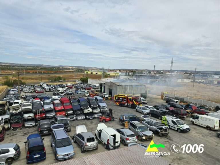 Extinguido el incendio declarado en un desguace de Argamasilla de Calatrava