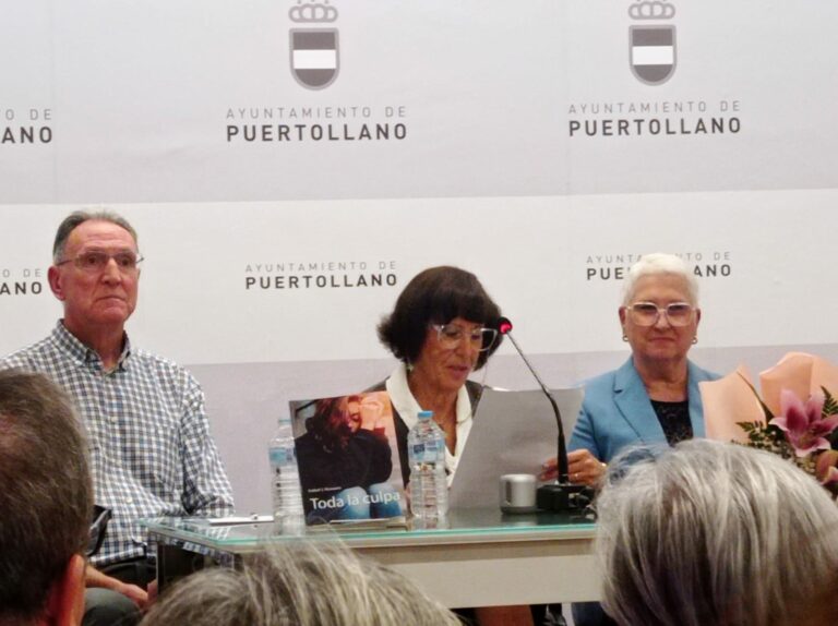Presentada en Puertollano la novela ‘Toda la culpa’ de Isabel J. Romero Presentada en Puertollano la novela ‘Toda la culpa’ de Isabel J. Romero