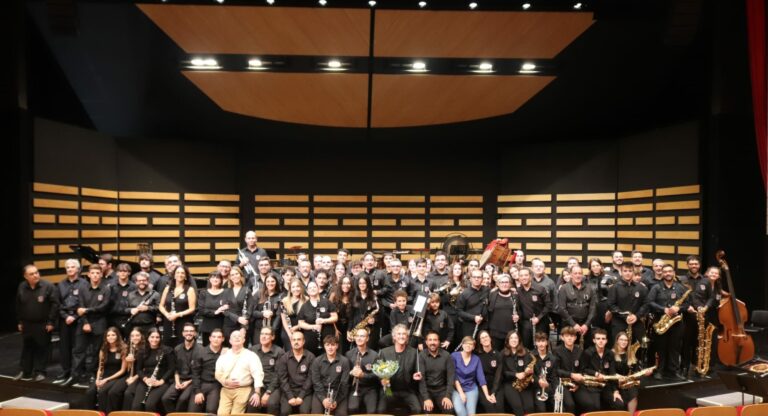 Puertollano: La AMC ofreció un magnífico concierto dirigido por Johan de Meij