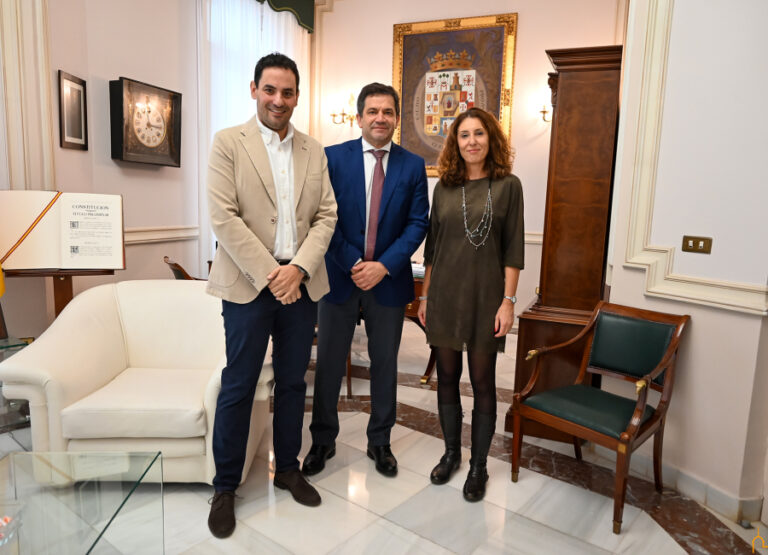 La Diputación renueva su compromiso con la formación de los alumnos de la Facultad de Educación en los campamentos de refugiados saharauis