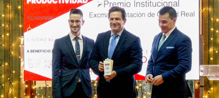 Valverde ensalza la labor del tejido empresarial provincial para generar empleo y oportunidades en la IV Gala benéfica y Premios BNI ACR Productividad