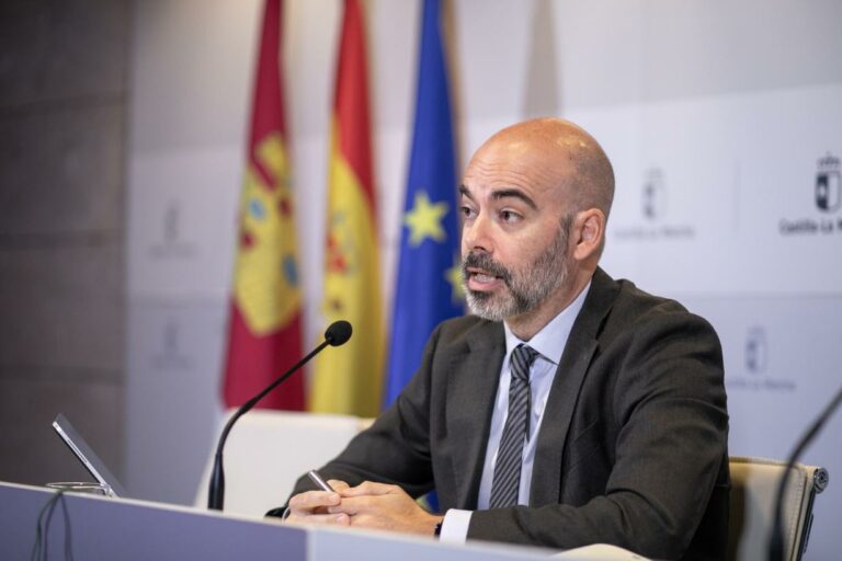 Unos 200 especialistas se han incorporado en apenas una semana a trabajar en el sistema sanitario Castilla-La Mancha gracias a la estrategia de retención del talento